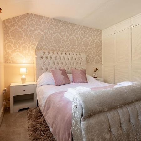 Ashbourne House - Close To Central Γουόκινγκ Εξωτερικό φωτογραφία