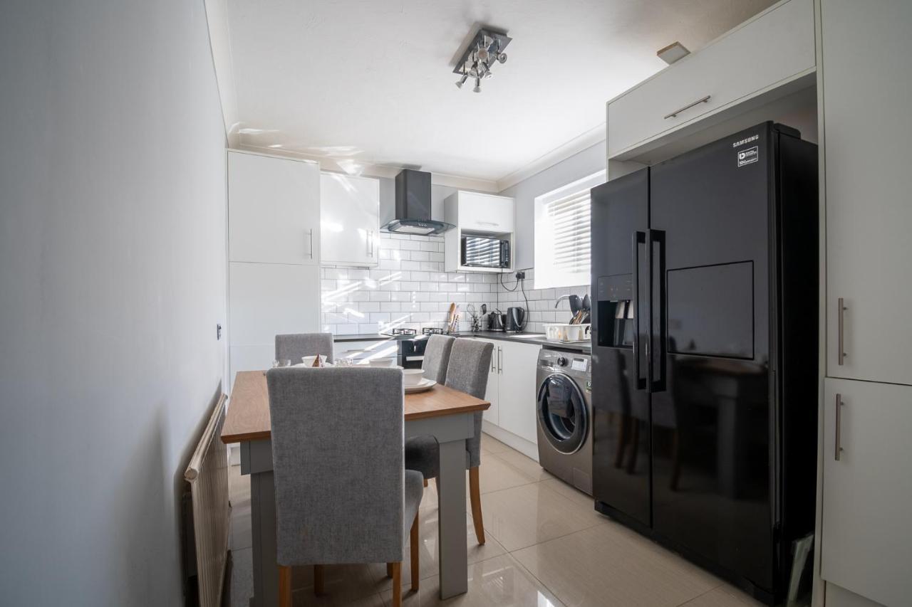 Ashbourne House - Close To Central Γουόκινγκ Εξωτερικό φωτογραφία